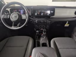 Jeep Gladiator Sport 4x4 2026 — side view