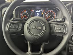 Jeep Gladiator Sport 4x4 2026 — side view