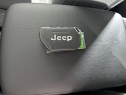 Jeep Gladiator Sport 4x4 2026 — side view