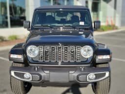 Jeep Gladiator Sport S 4x4 2026 — side view