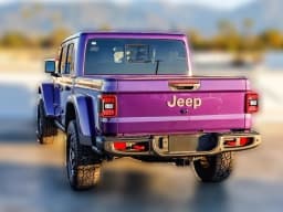 Jeep Gladiator Rubicon 4x4 2026 — side view
