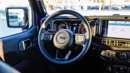 Jeep Gladiator Rubicon 4x4 2026 — side view