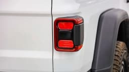 Jeep Gladiator Rubicon 4x4 2026 — side view
