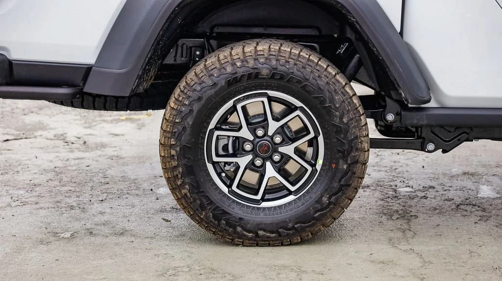 Jeep Gladiator Rubicon 4x4 2026 — side view