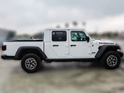 Jeep Gladiator Rubicon 4x4 2026 — side view