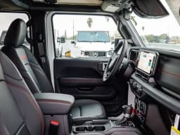 Jeep Gladiator Rubicon 4x4 2026 — side view