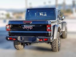 Jeep Gladiator Rubicon 4x4 2026 — side view