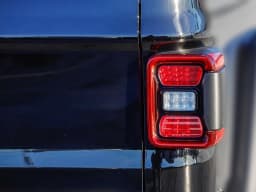 Jeep Gladiator Rubicon 4x4 2026 — side view