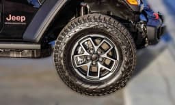 Jeep Gladiator Rubicon 4x4 2026 — side view