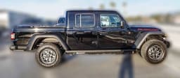 Jeep Gladiator Rubicon 4x4 2026 — side view