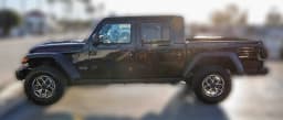 Jeep Gladiator Rubicon 4x4 2026 — side view