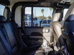 Jeep Gladiator Rubicon 4x4 2026 — side view