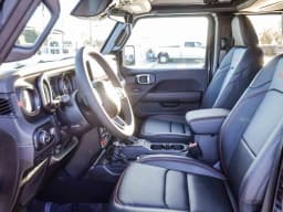 Jeep Gladiator Rubicon 4x4 2026 — side view