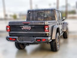 Jeep Gladiator Rubicon 4x4 2026 — side view