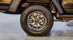 Jeep Gladiator Rubicon 4x4 2026 — side view