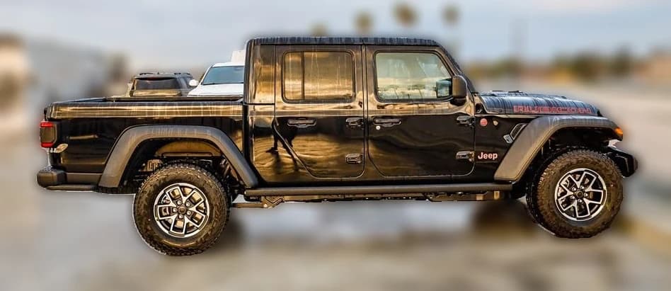 Jeep Gladiator Rubicon 4x4 2026 — side view