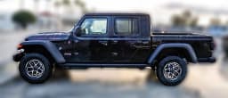 Jeep Gladiator Rubicon 4x4 2026 — side view