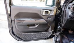 Jeep Gladiator Rubicon 4x4 2026 — side view