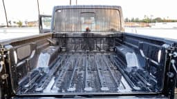 Jeep Gladiator Rubicon 4x4 2026 — side view
