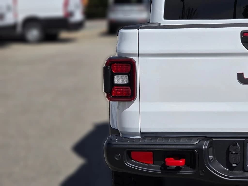 Jeep Gladiator Rubicon X 4x4 2026 — side view
