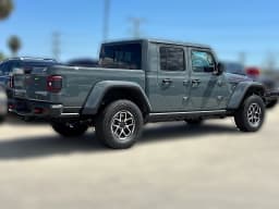 Jeep Gladiator Rubicon X 4x4 2026 — side view