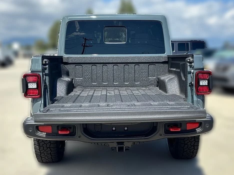 Jeep Gladiator Rubicon X 4x4 2026 — side view
