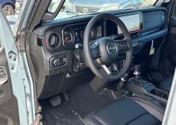 Jeep Gladiator Rubicon X 4x4 2026 — side view