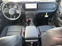 Jeep Gladiator Rubicon X 4x4 2026 — side view