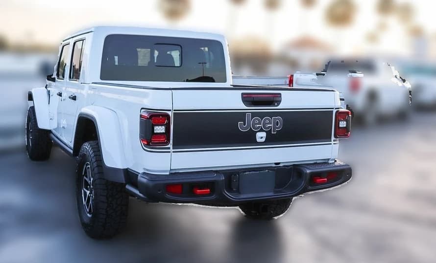Jeep Gladiator Shadow Ops 4x4 2026 — side view