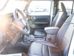 Jeep Gladiator Shadow Ops 4x4 2026 — side view