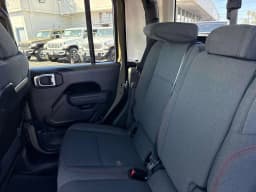 Jeep Gladiator Rubicon 4x4 2026 — side view