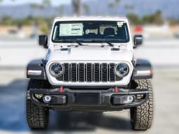 Jeep Gladiator Rubicon 4x4 2026 — side view