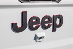 Jeep Gladiator Rubicon 4x4 2026 — side view