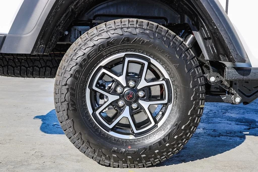 Jeep Gladiator Rubicon 4x4 2026 — side view