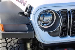Jeep Gladiator Rubicon 4x4 2026 — side view