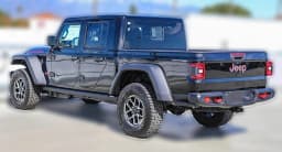 Jeep Gladiator Rubicon 4x4 2026 — side view