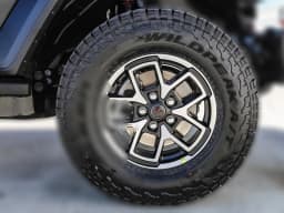 Jeep Gladiator Rubicon 4x4 2026 — side view