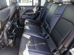 Jeep Gladiator Rubicon 4x4 2026 — side view