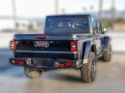Jeep Gladiator Rubicon 4x4 2026 — side view