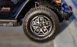 Jeep Gladiator Rubicon 4x4 2026 — side view