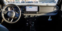Jeep Gladiator Rubicon 4x4 2026 — side view