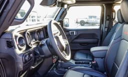 Jeep Gladiator Rubicon 4x4 2026 — side view