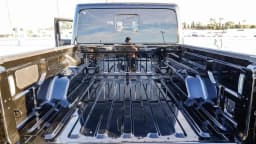 Jeep Gladiator Rubicon 4x4 2026 — side view