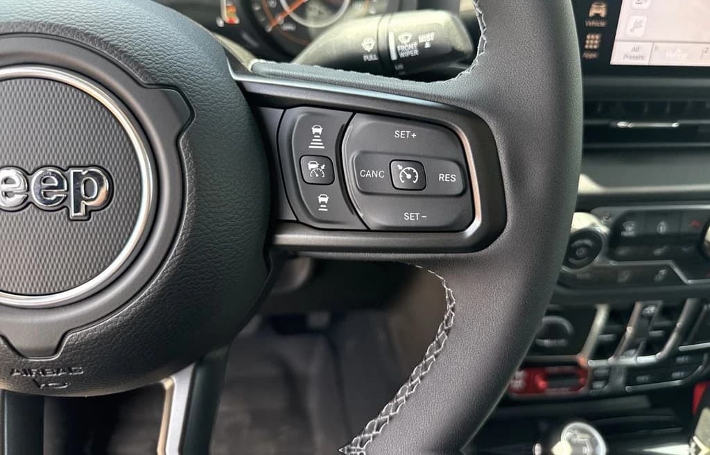 Jeep Gladiator Rubicon X 4x4 2026 — side view