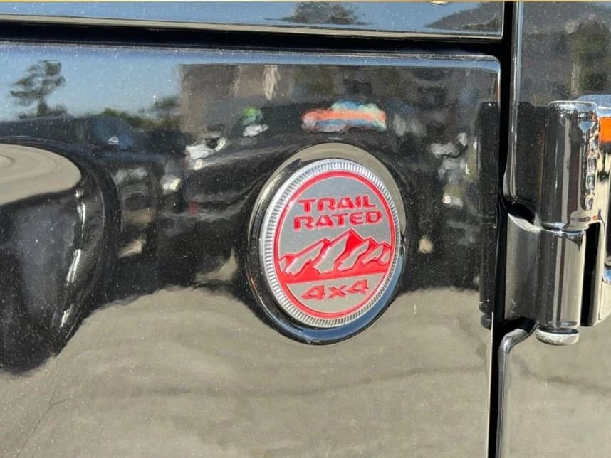 Jeep Gladiator Rubicon X 4x4 2025 — side view