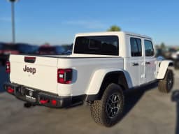 Jeep Gladiator Rubicon X 4x4 2026 — side view
