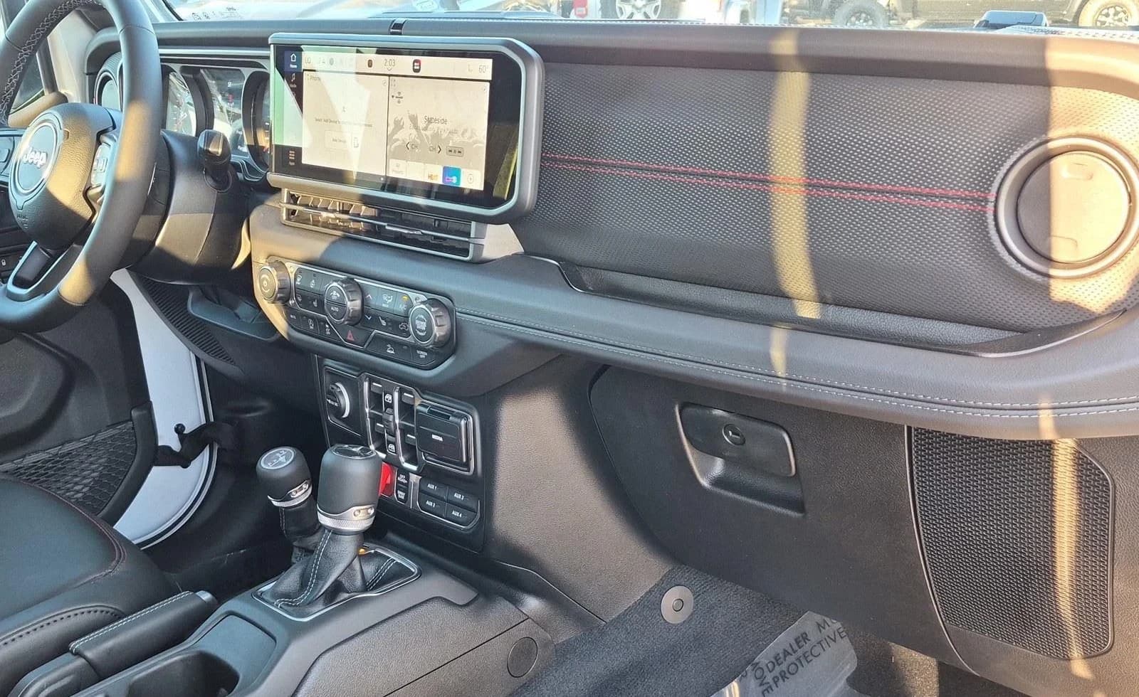 Jeep Gladiator Rubicon X 4x4 2026 — side view