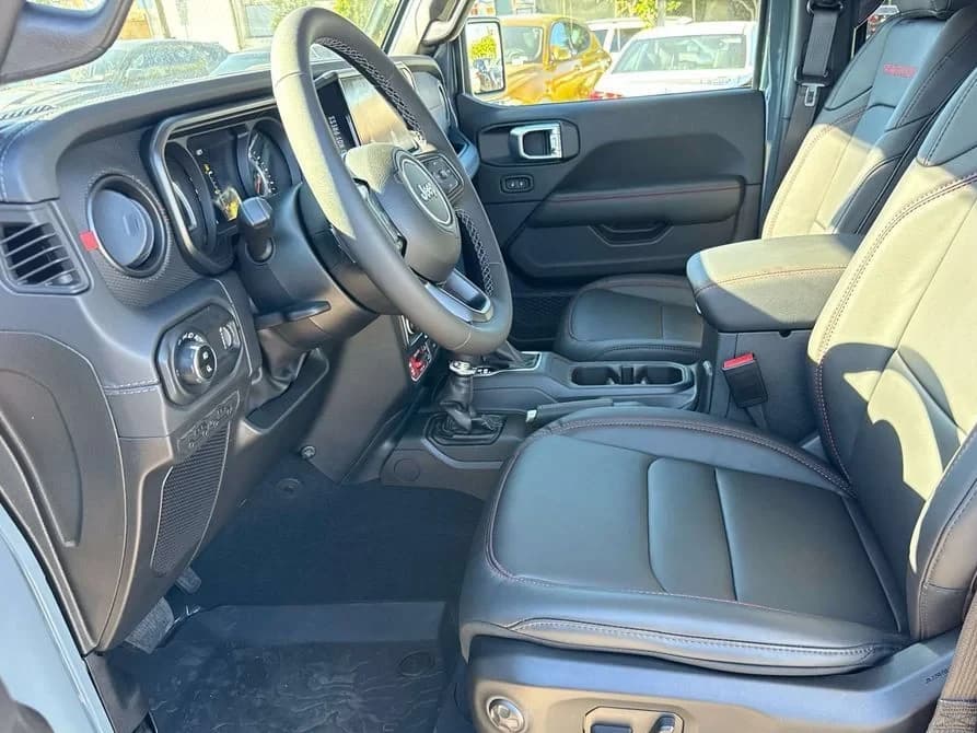 Jeep Gladiator Rubicon 4x4 2026 — side view