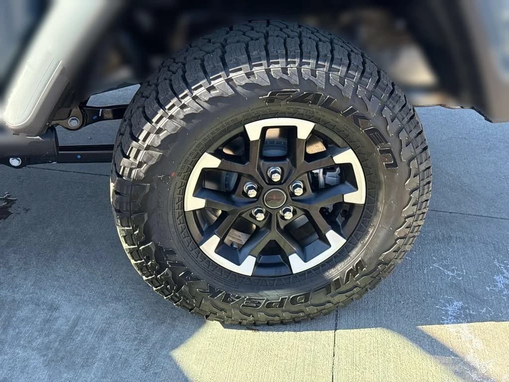 Jeep Gladiator Rubicon 4x4 2026 — side view