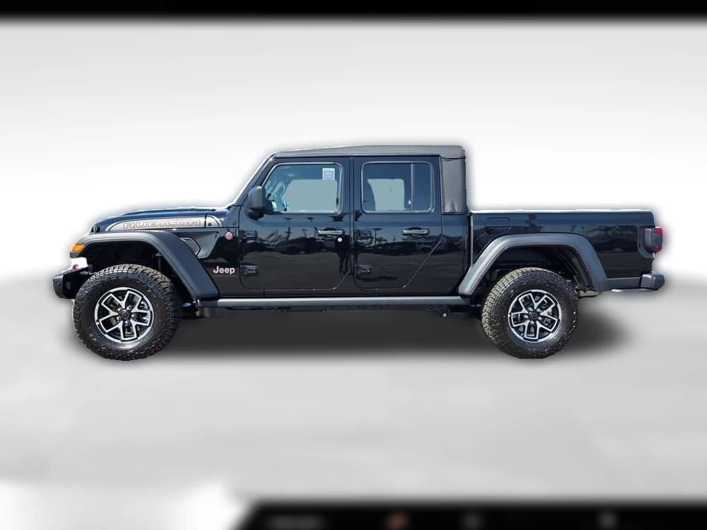 Jeep Gladiator Shadow Ops 4x4 2026 — side view